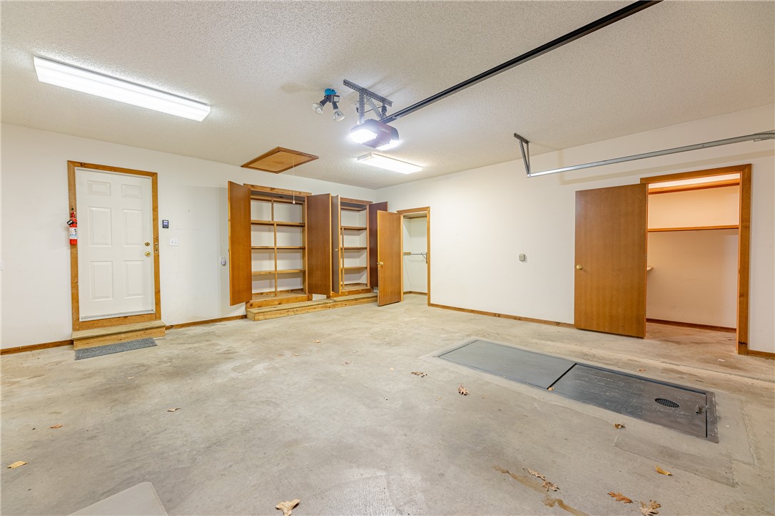 12 Kirkcudbright Drive