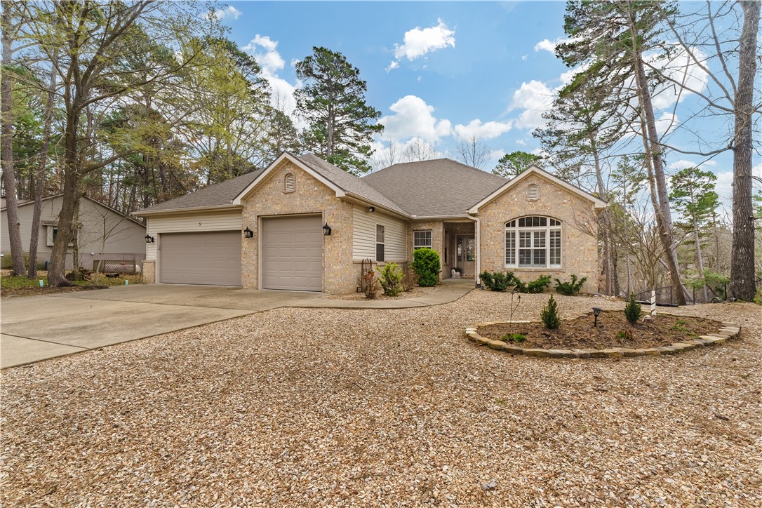 5 Devizis Drive