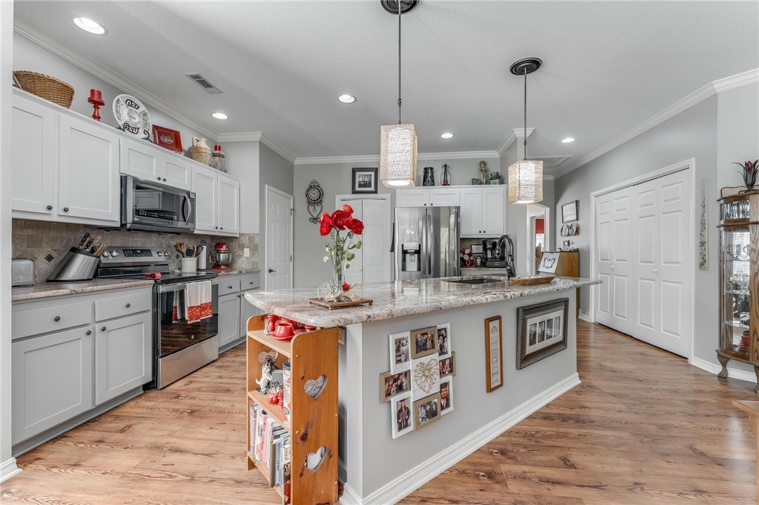 48 Highland Parkway