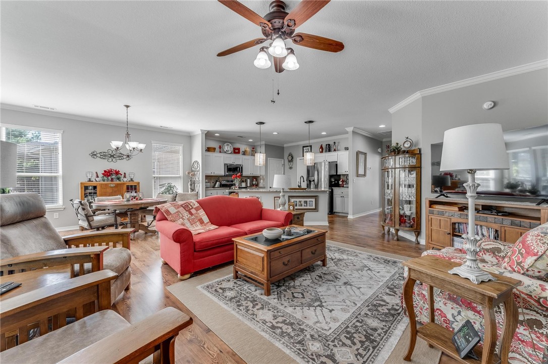 48 Highland Parkway