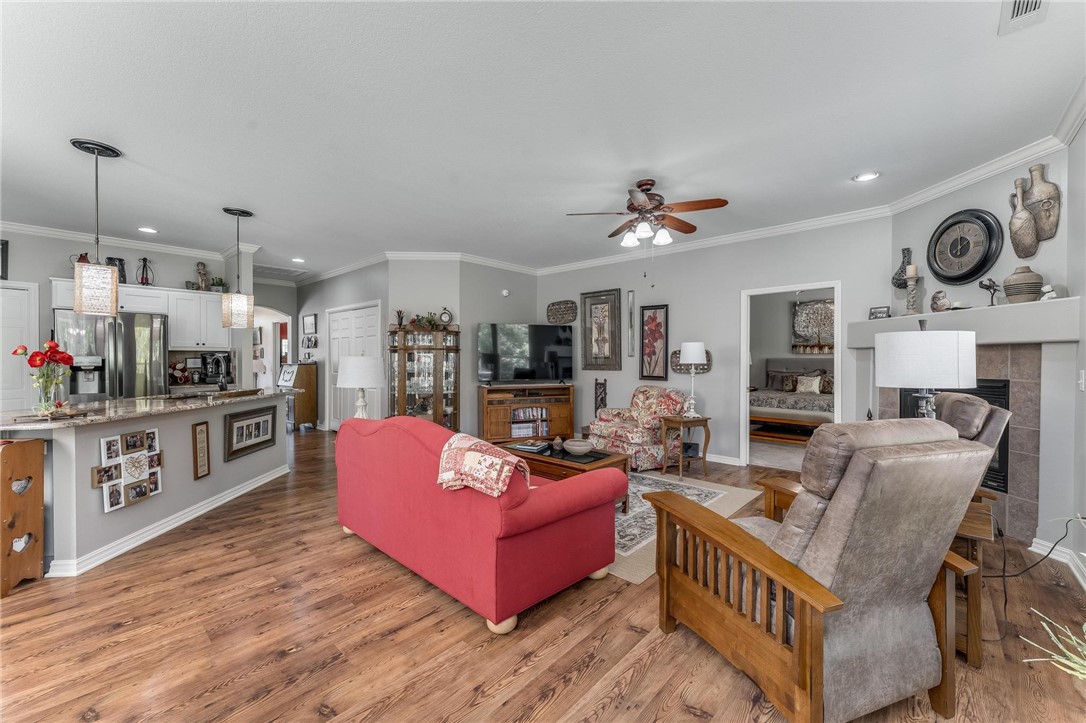 48 Highland Parkway