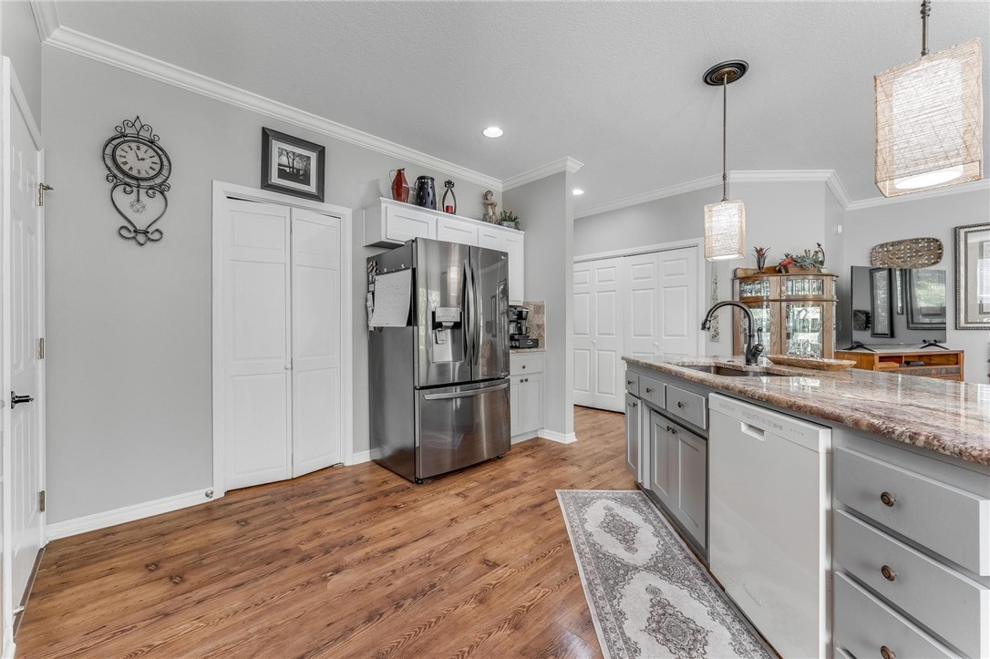 48 Highland Parkway