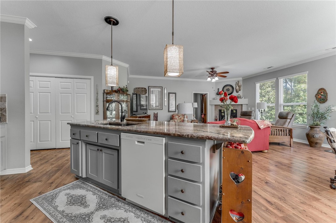48 Highland Parkway