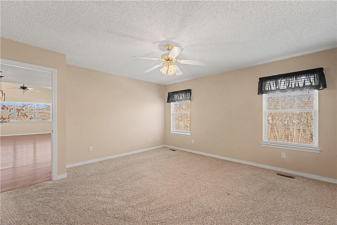 16 Dunvegan Lane