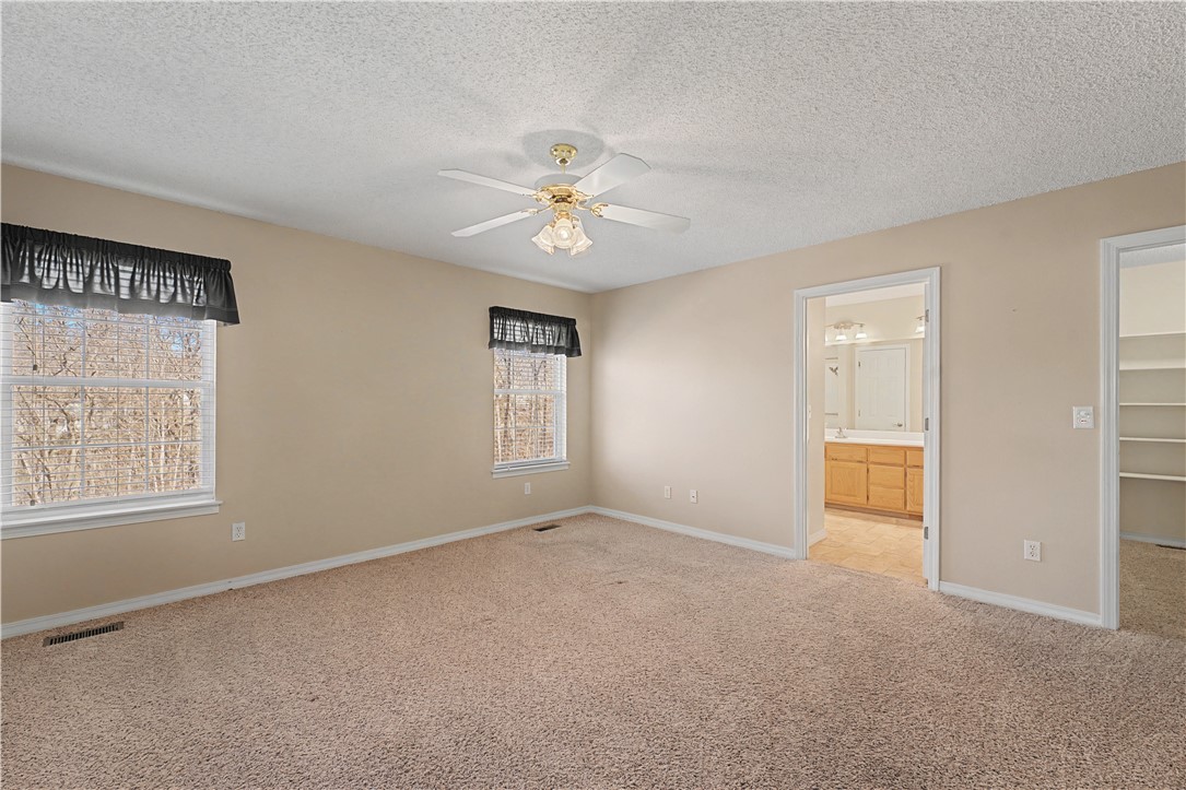 16 Dunvegan Lane