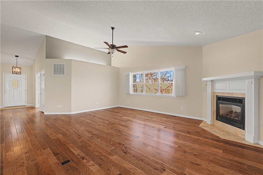 16 Dunvegan Lane