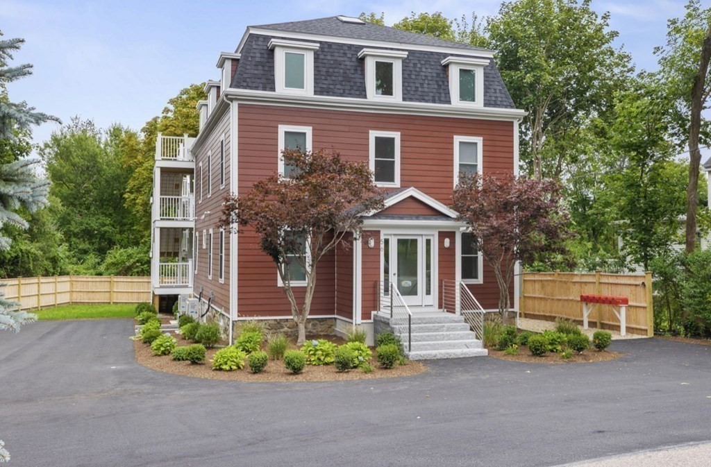 56 Spring St # 3