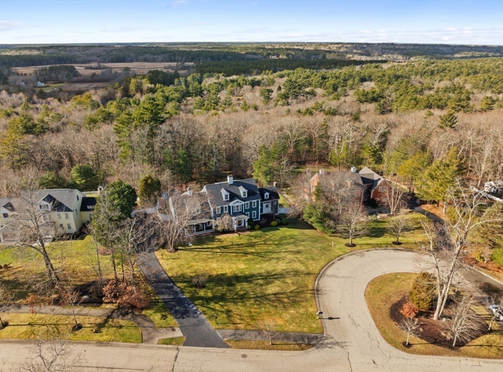 72 Pokanoket Ln