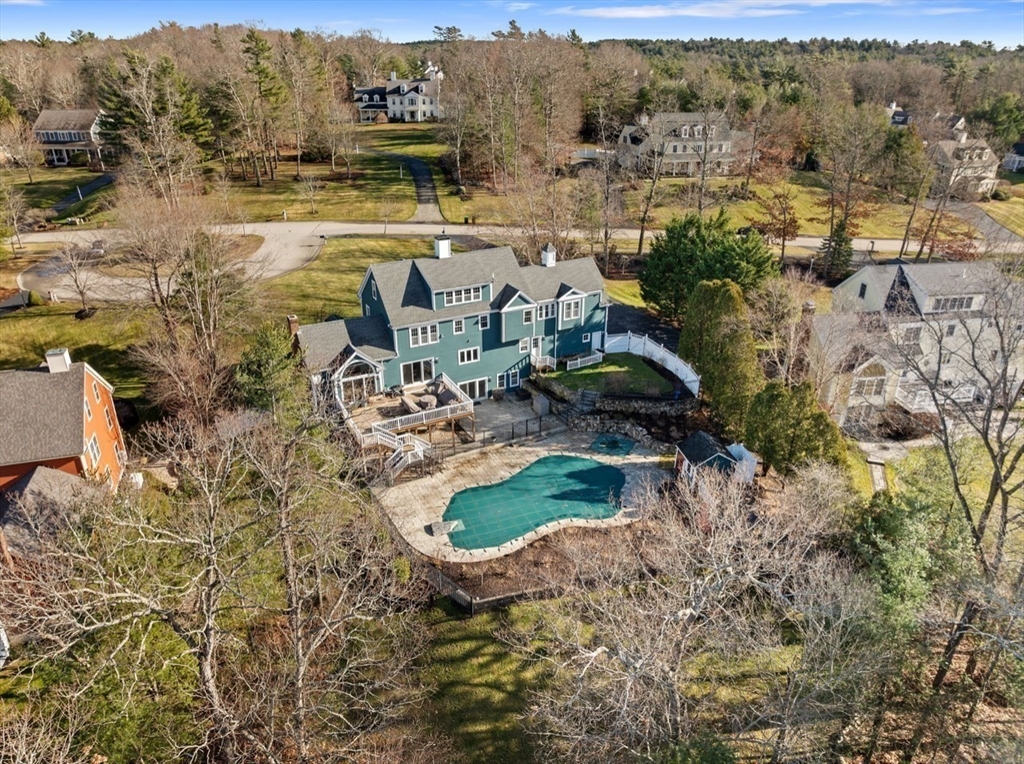 72 Pokanoket Ln