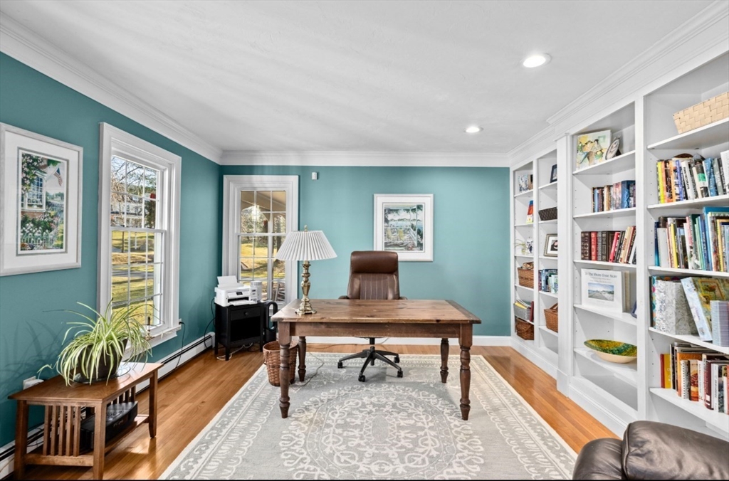 72 Pokanoket Ln