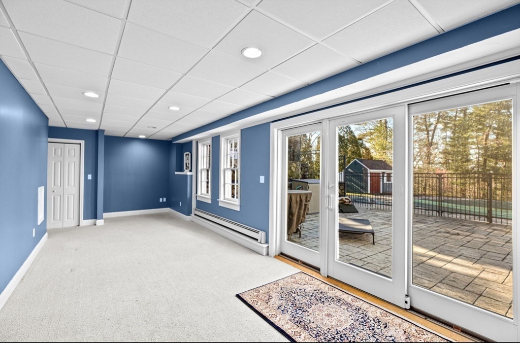 72 Pokanoket Ln