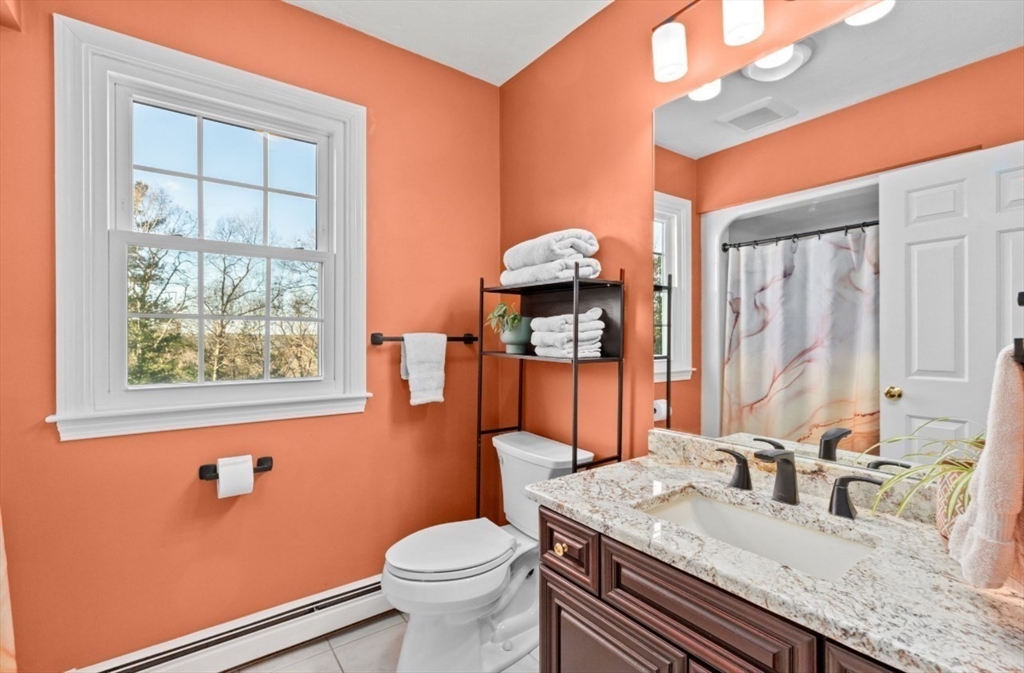 72 Pokanoket Ln