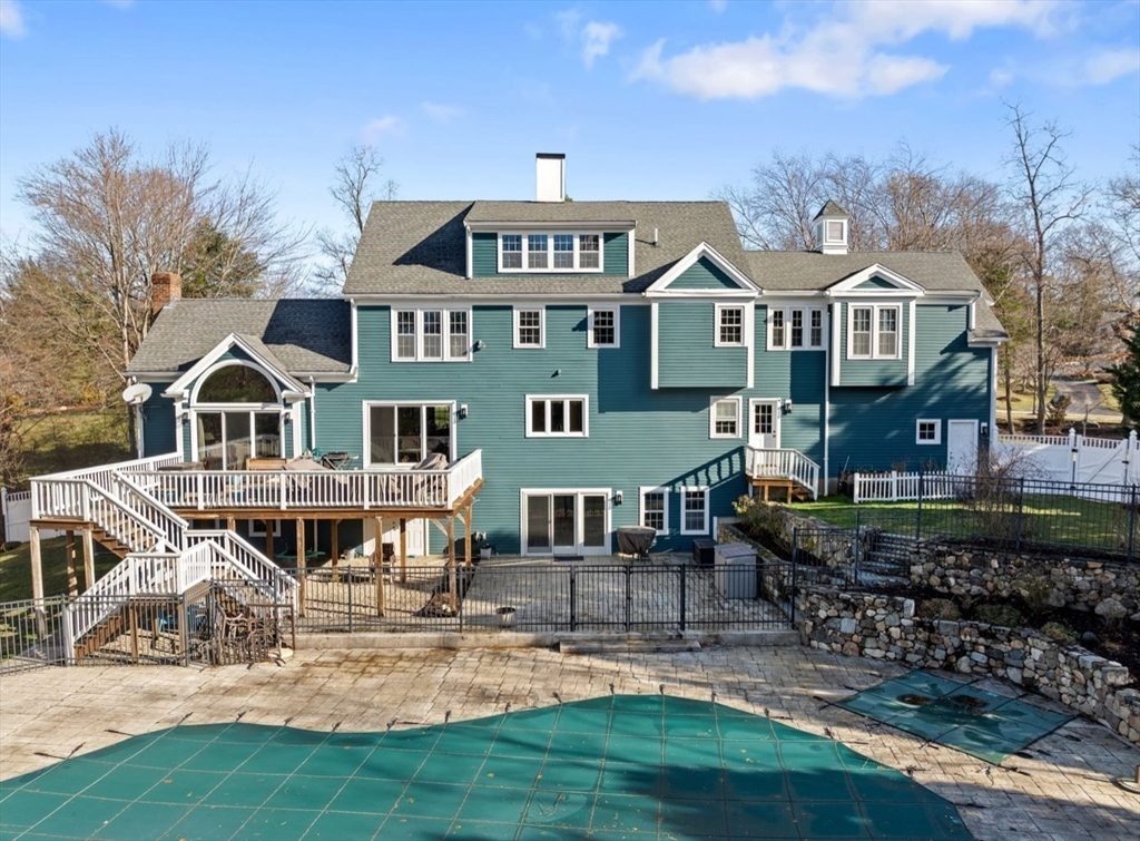 72 Pokanoket Ln