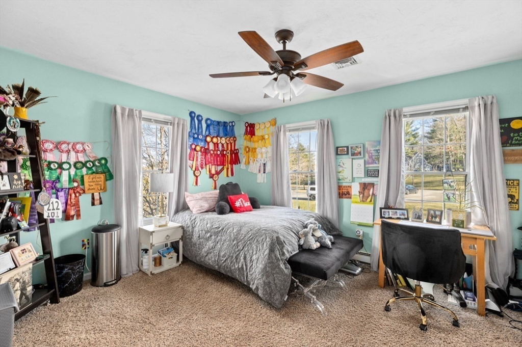 72 Pokanoket Ln