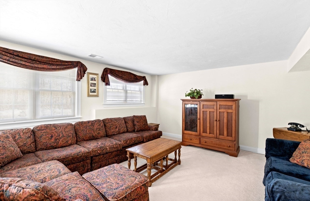 22 Doctors Hill Dr # 22