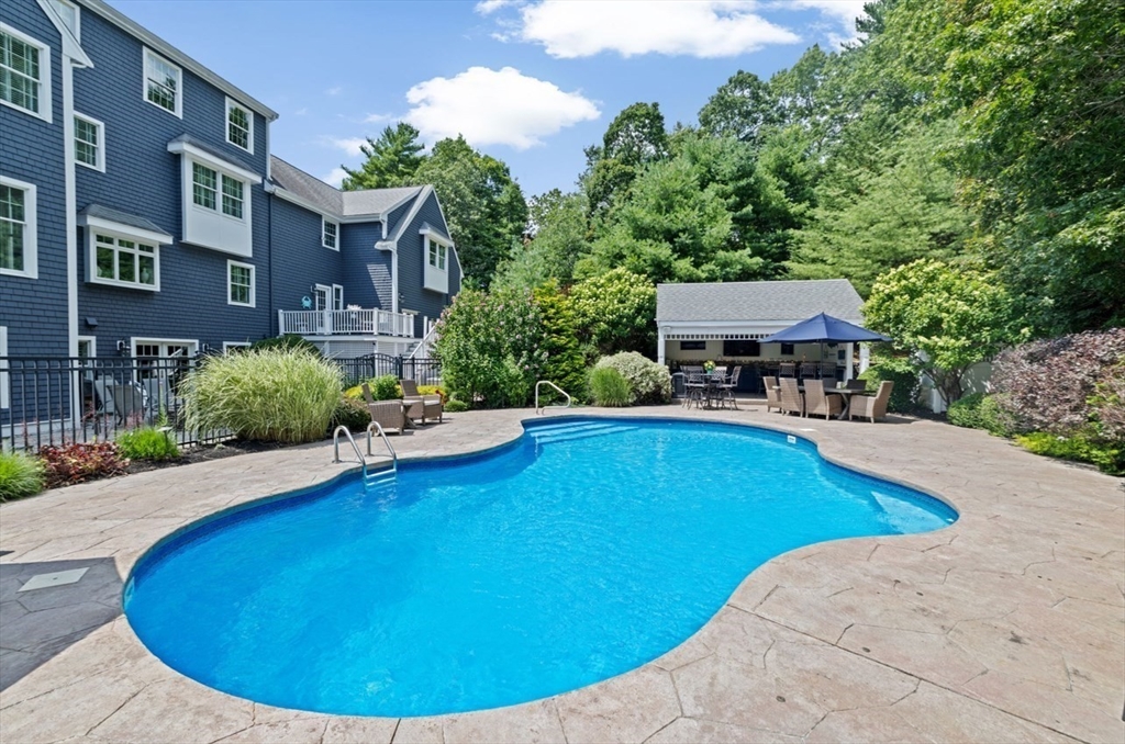 160 Hillcrest Rd
