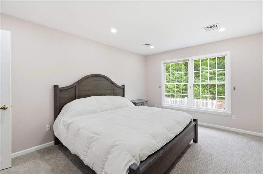 256 Hillcrest Rd