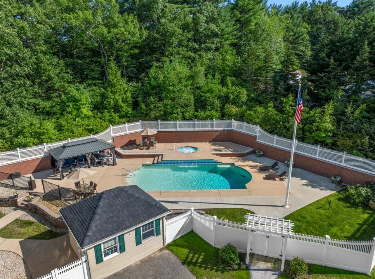 256 Hillcrest Rd