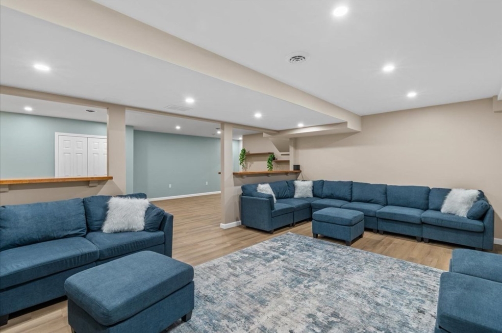 256 Hillcrest Rd