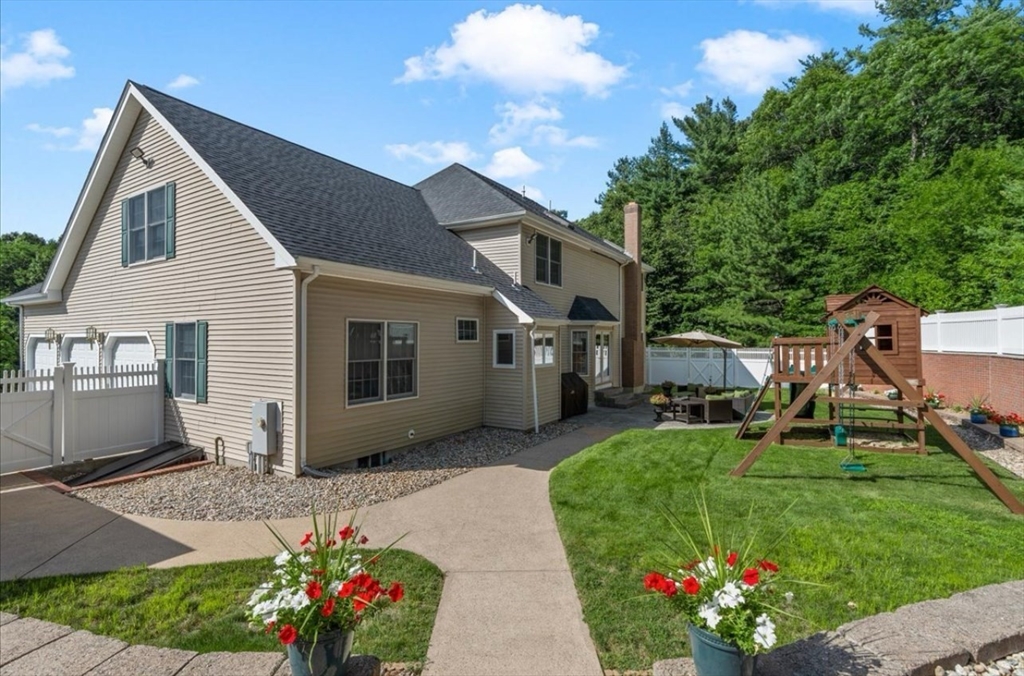 256 Hillcrest Rd