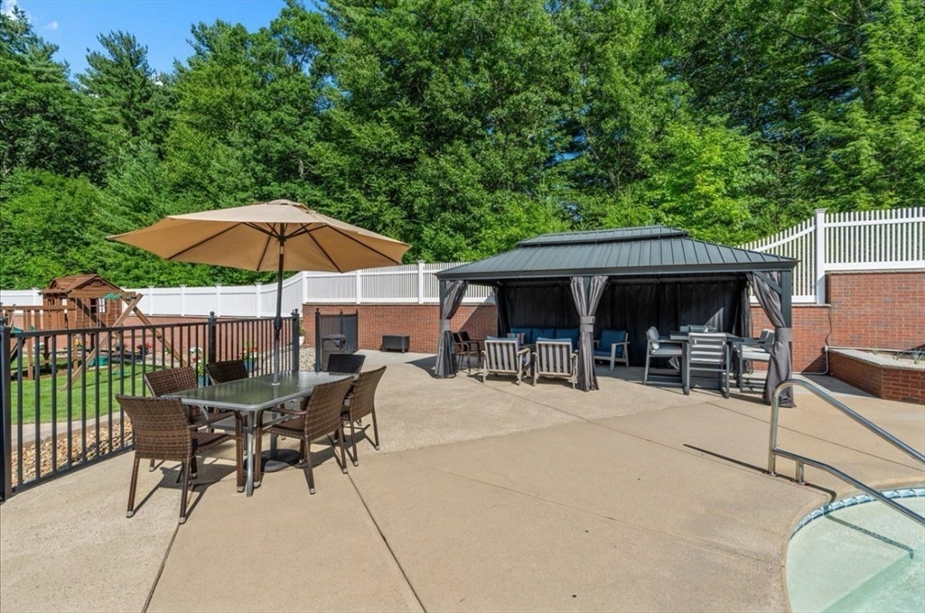 256 Hillcrest Rd