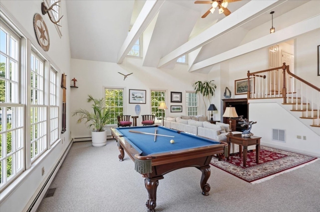 104 Pokanoket Ln