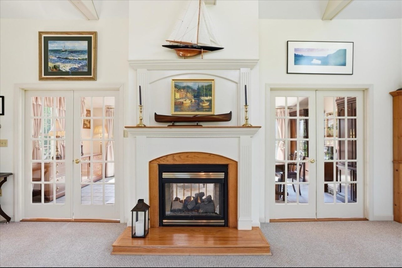 104 Pokanoket Ln
