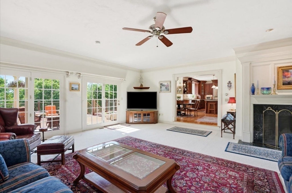 104 Pokanoket Ln
