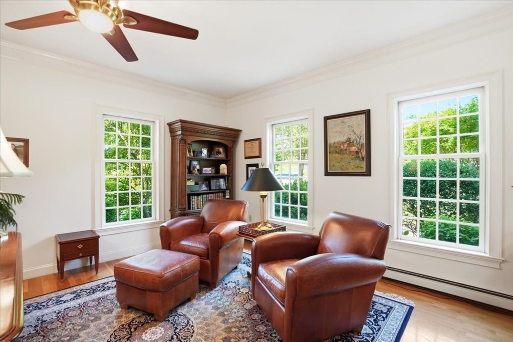 104 Pokanoket Ln