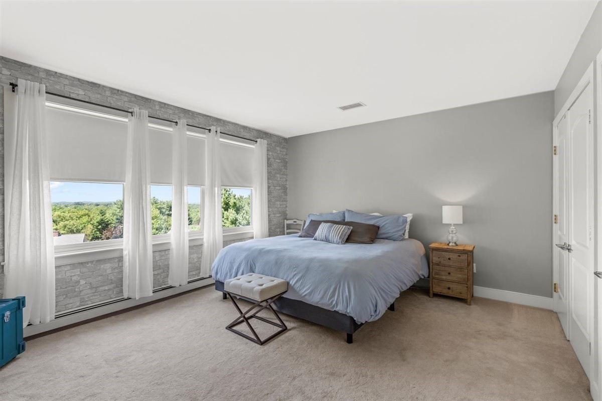 26 Fox Hill Cir
