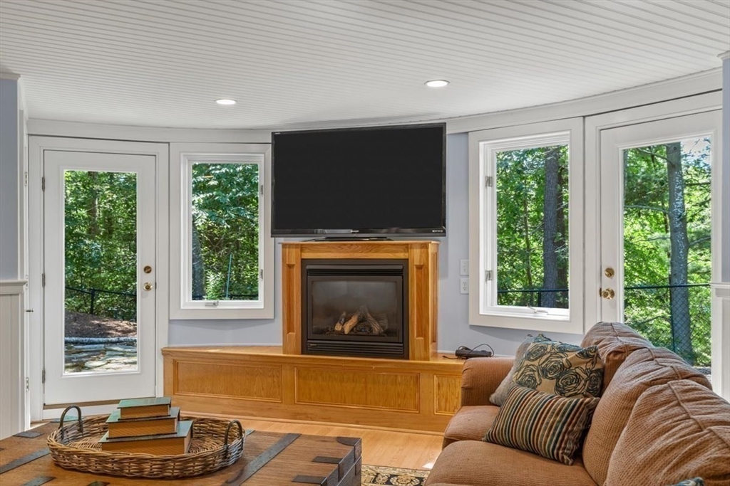 26 Fox Hill Cir