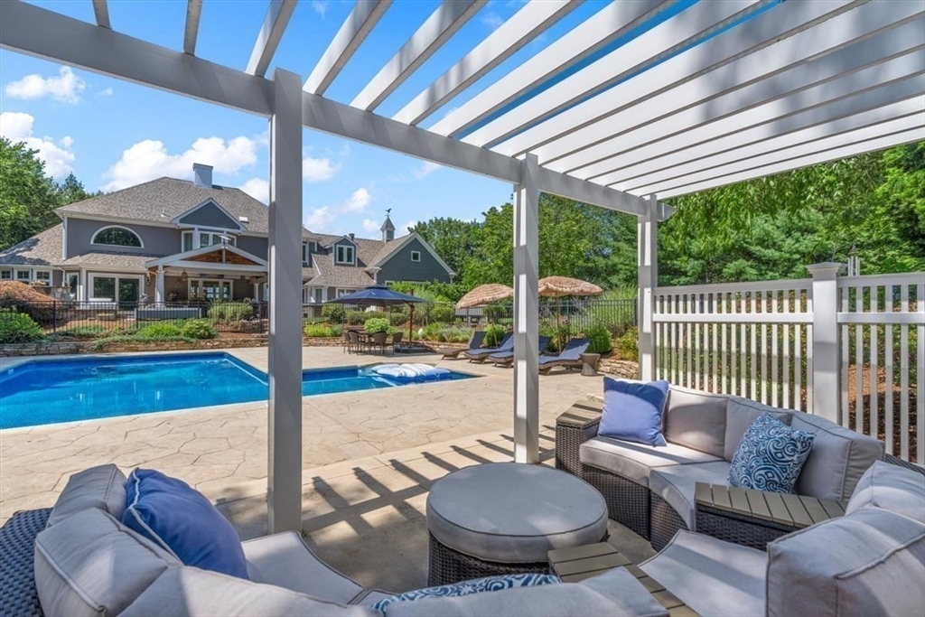 26 Fox Hill Cir