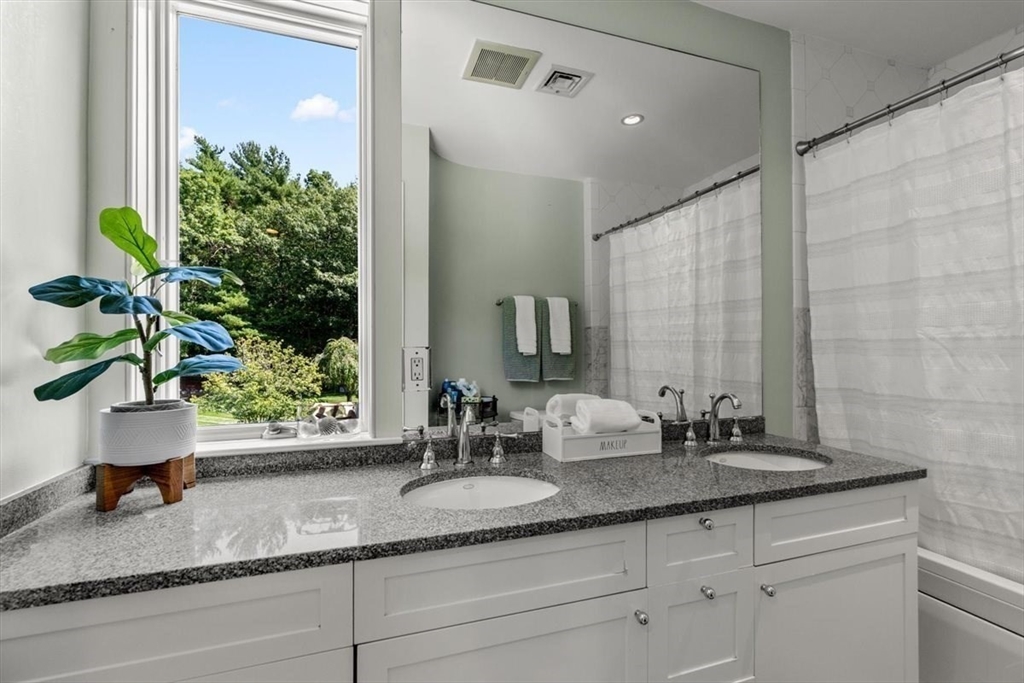26 Fox Hill Cir