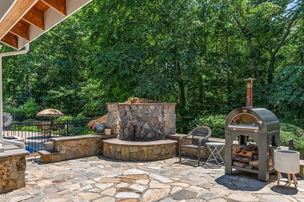 26 Fox Hill Cir