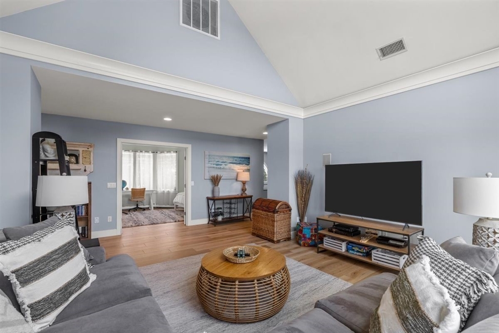 26 Fox Hill Cir