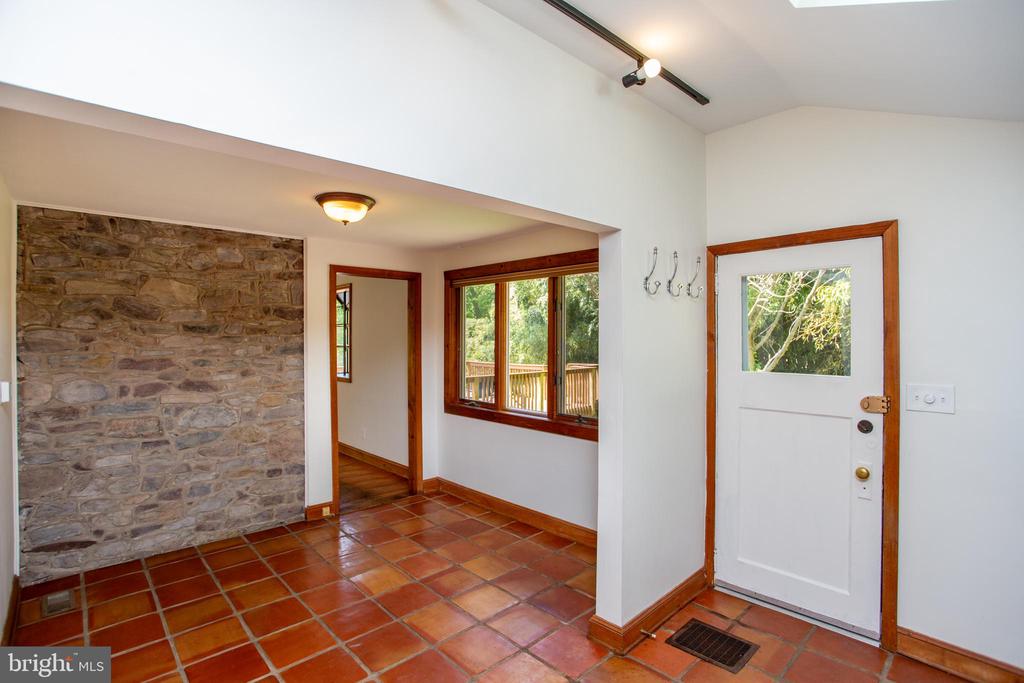 6 QUARRY ROAD