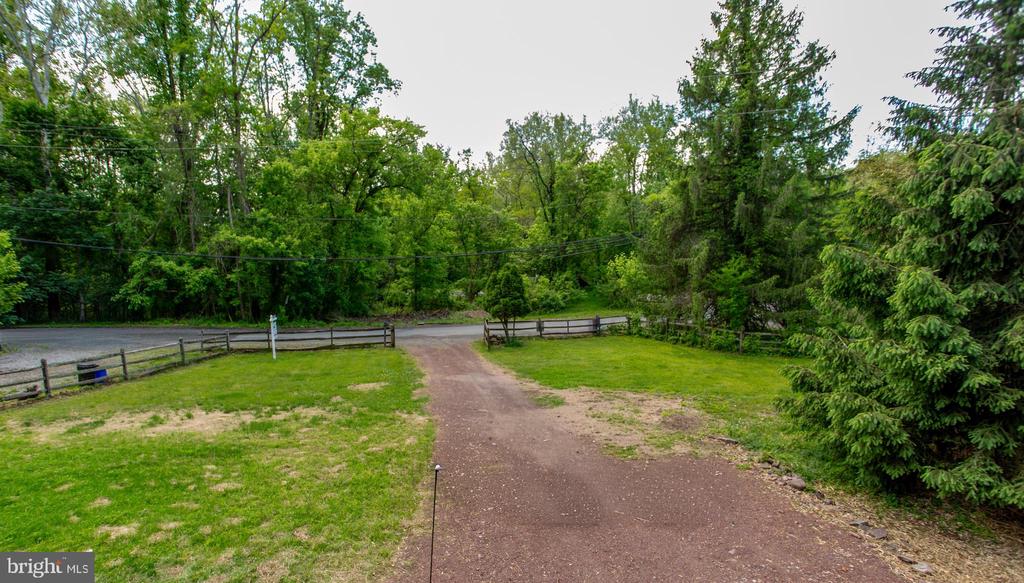6 QUARRY ROAD