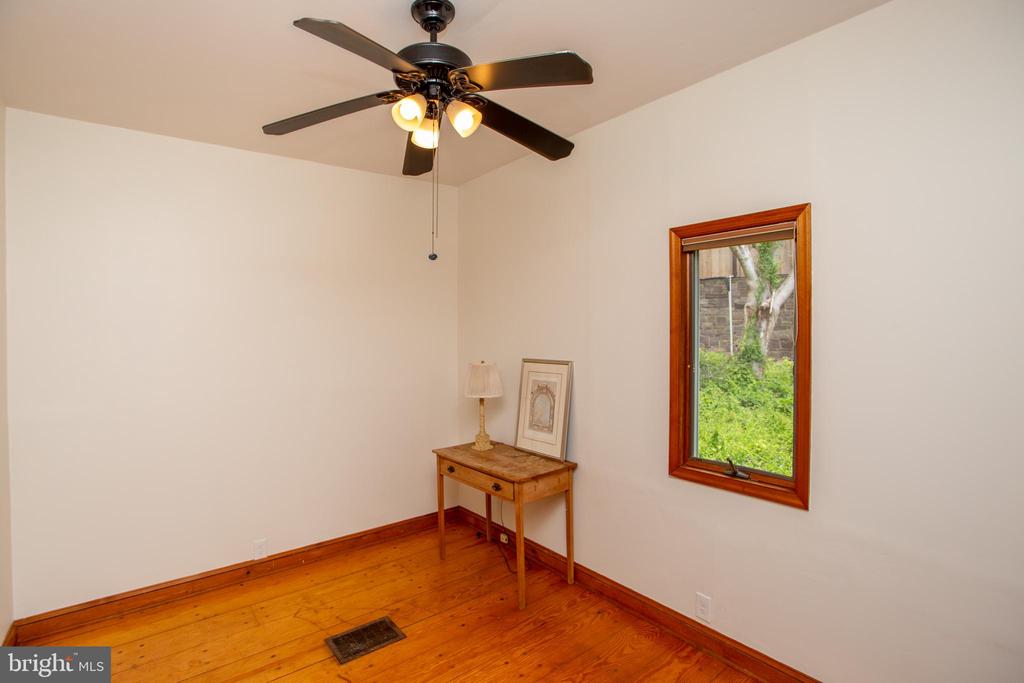 6 QUARRY ROAD