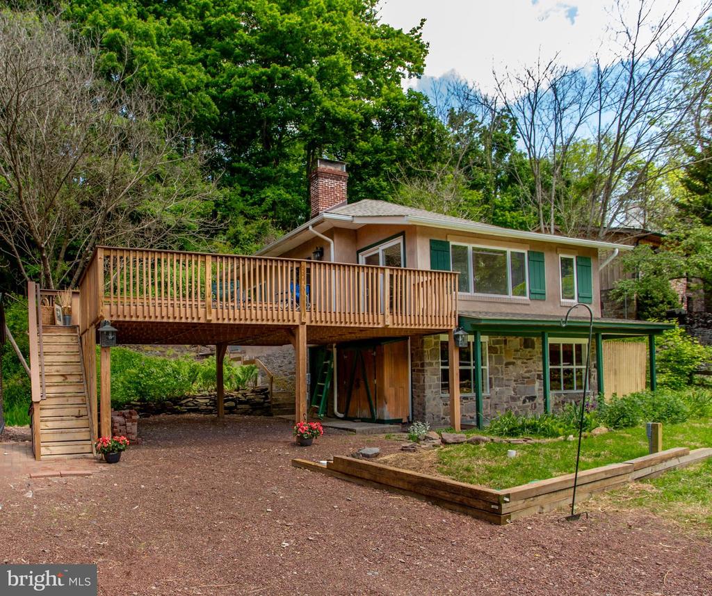 6 QUARRY ROAD