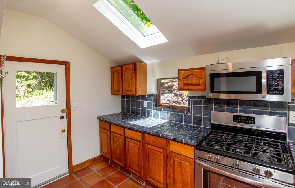 6 QUARRY ROAD