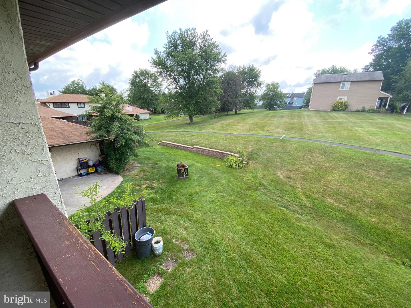 76 Queens Cir