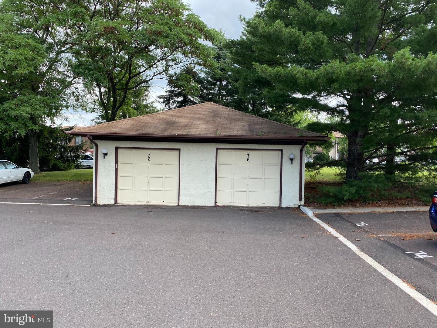 76 Queens Cir