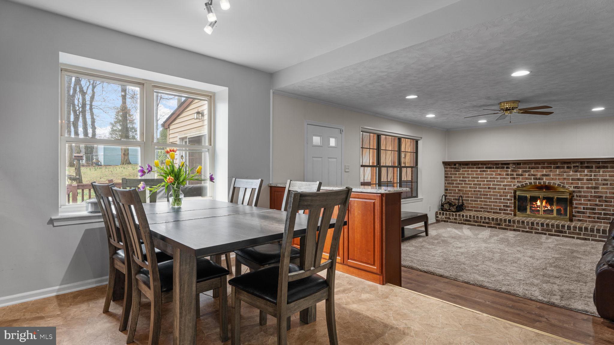 739 Bridgeview Rd