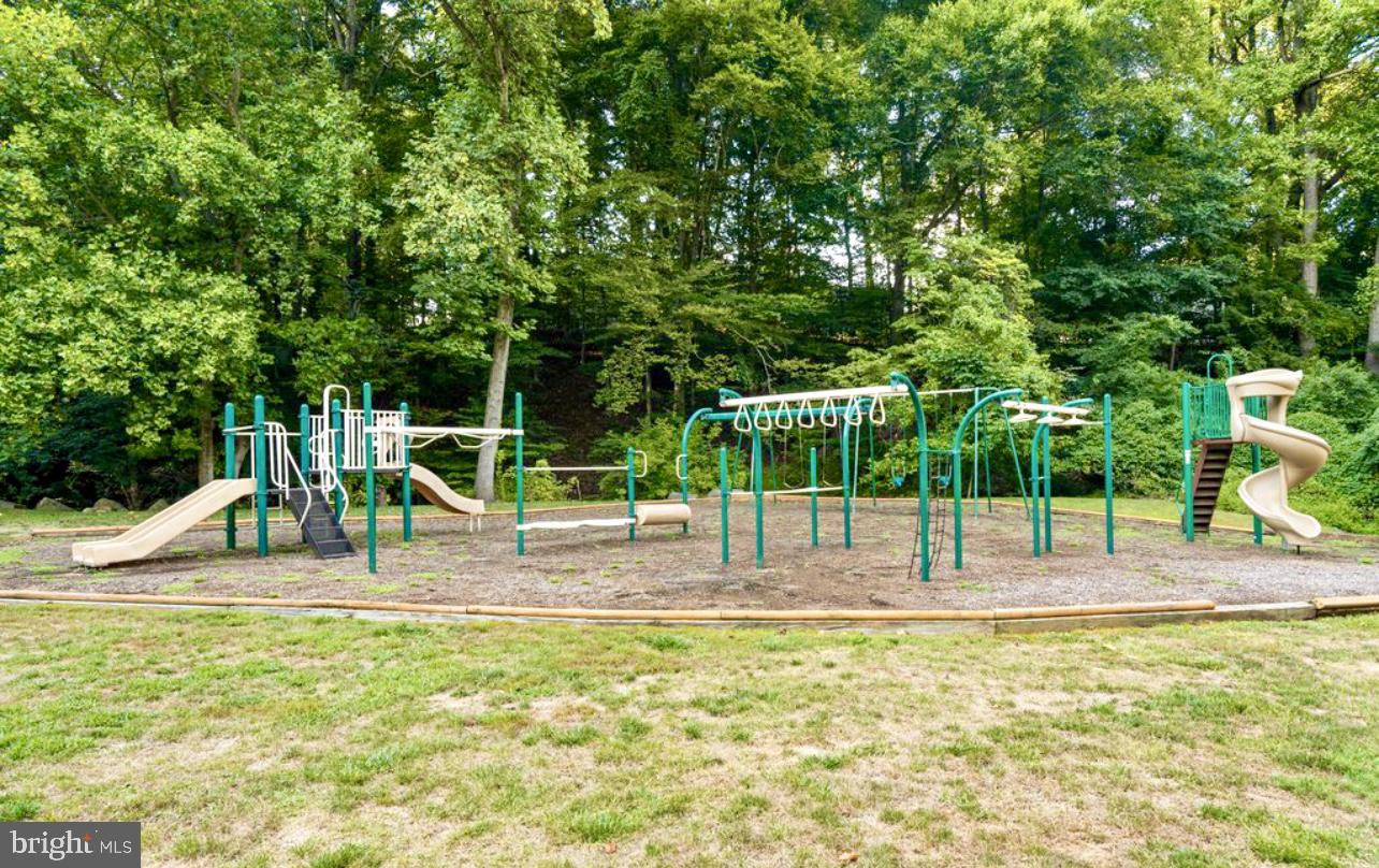 739 Bridgeview Rd