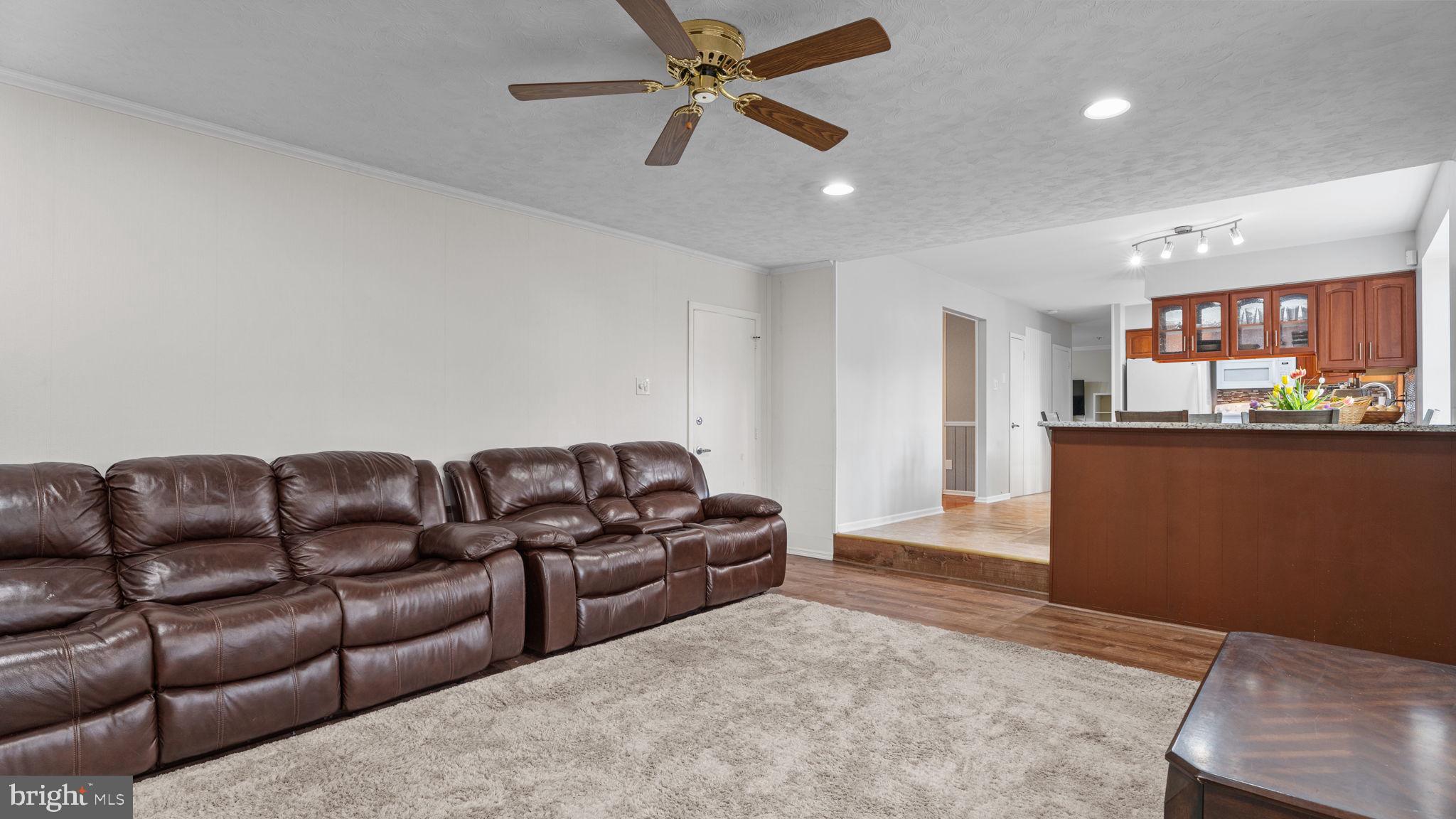 739 Bridgeview Rd