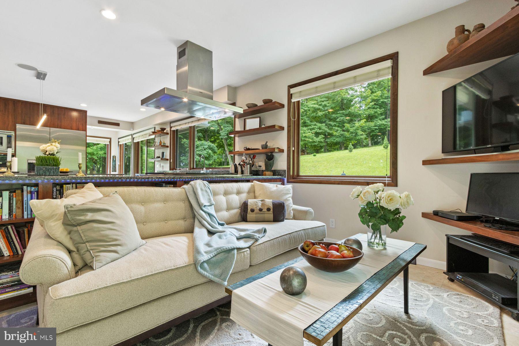 282 AQUEDUCT ROAD