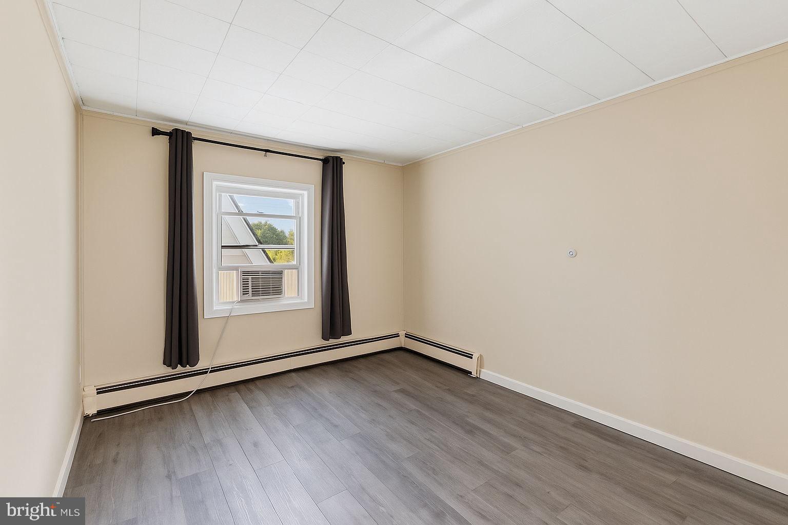 76 GRIDIRON ROAD 1ST FL