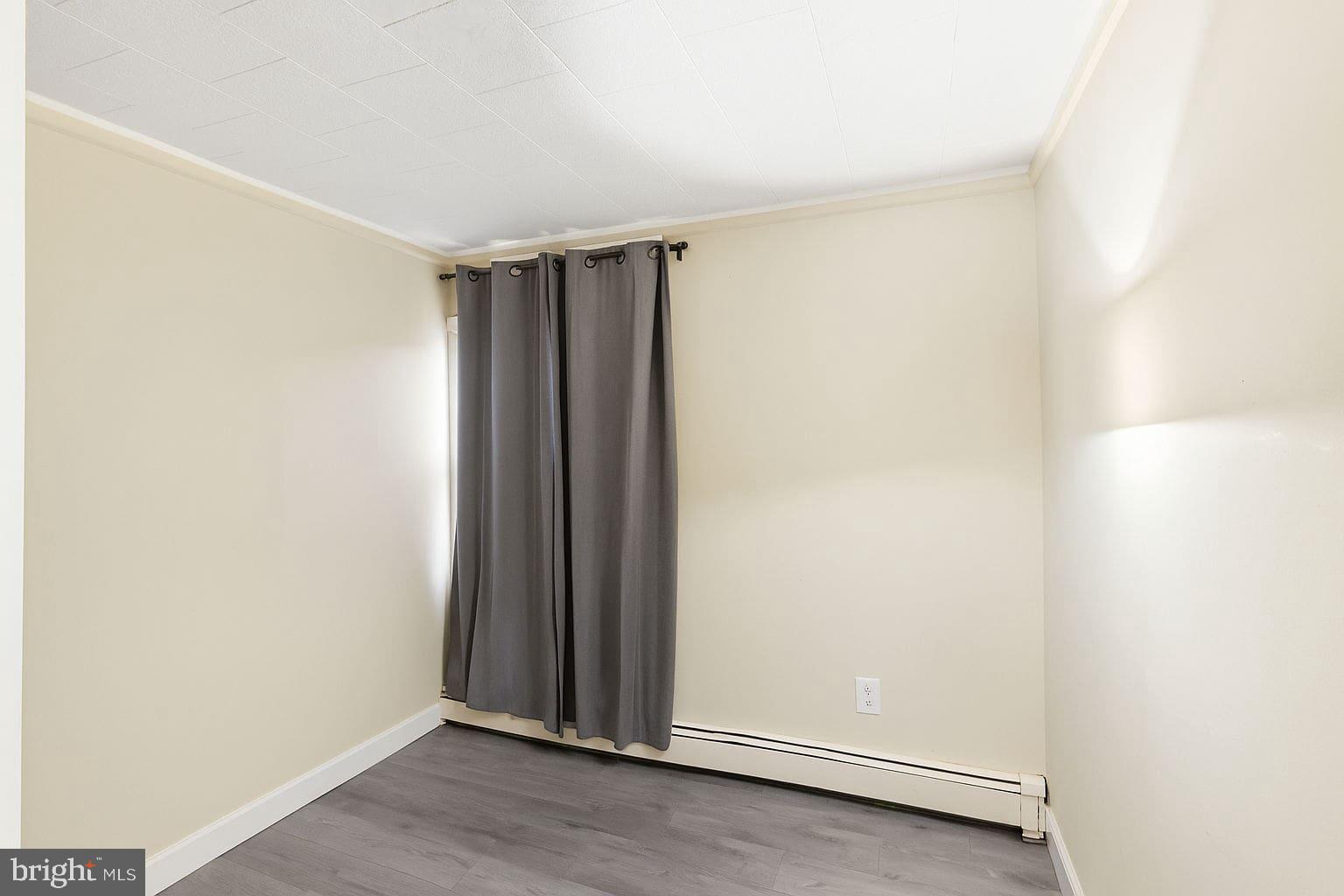 76 GRIDIRON ROAD 1ST FL