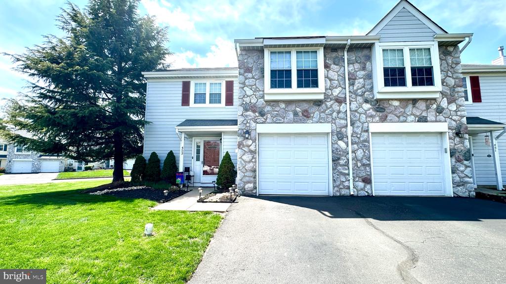 453 MARION COURT