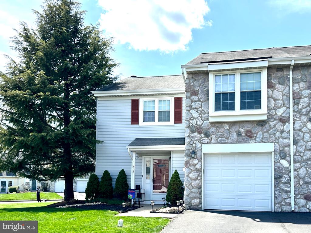 453 MARION COURT